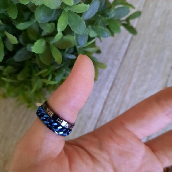 Men's Stainless Steel Spinner Ring NWT! - Roman Numerals, Size 7 - Picture 2 of 14